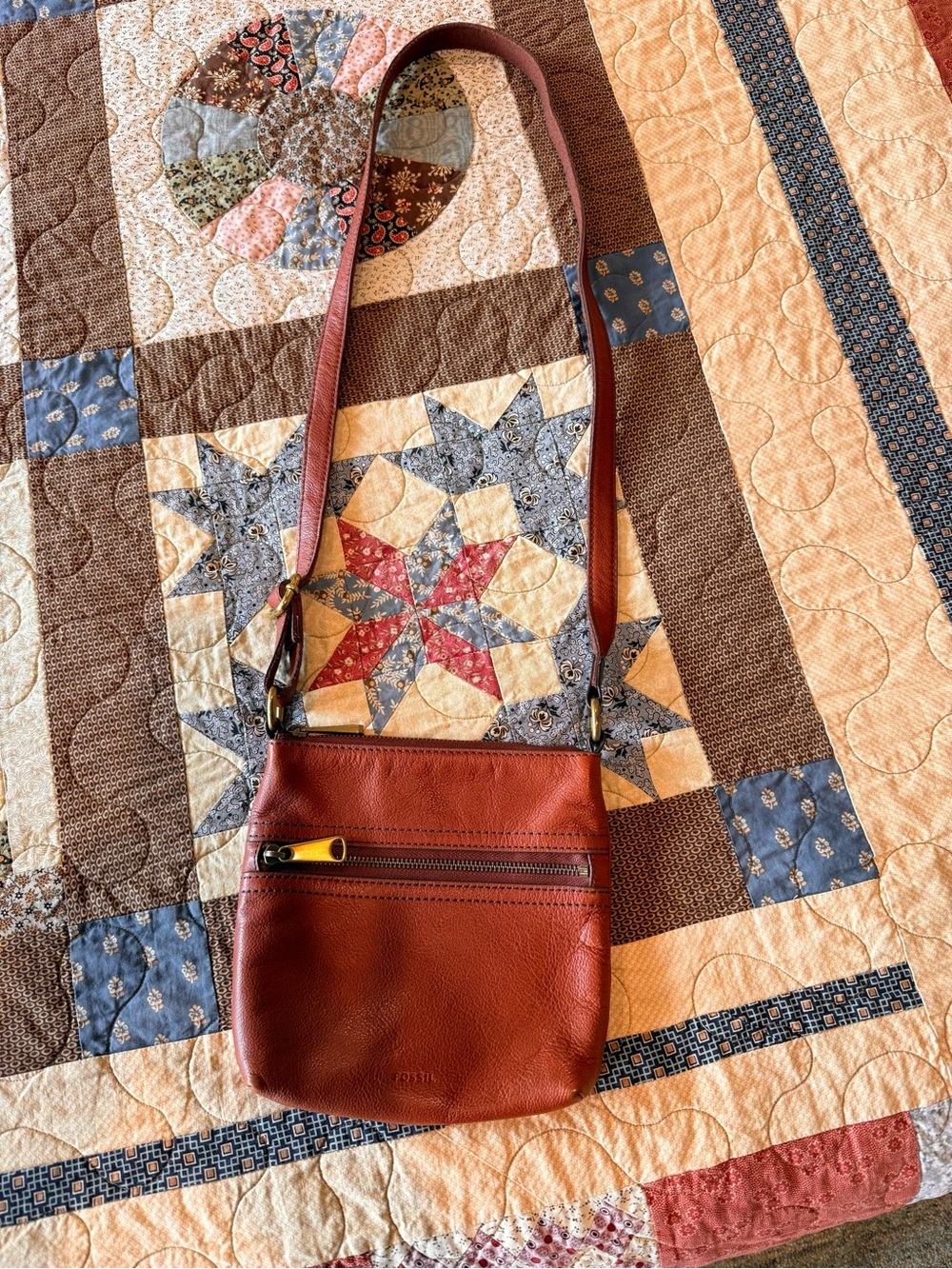 Fossil Leather Crossbody Bag in Rust Brown